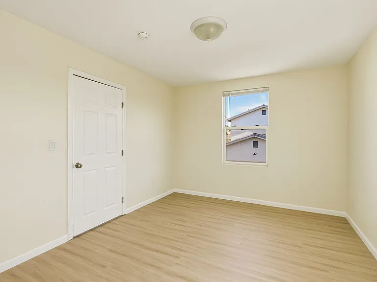 10909 S Burin Ave — Photo 14