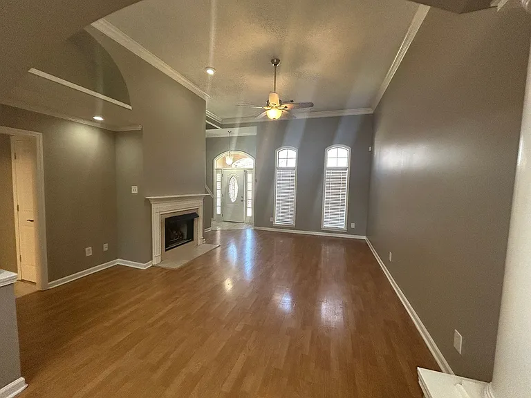 437 Bruins Trce — Photo 2