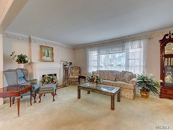 2nd image of 72 Brook St