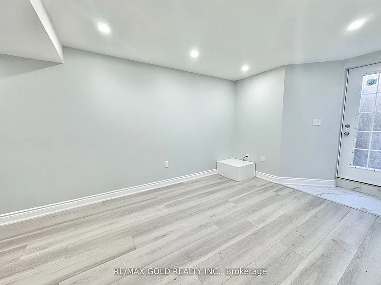 555 Settlers Rd W #BASEMENT — Photo 6