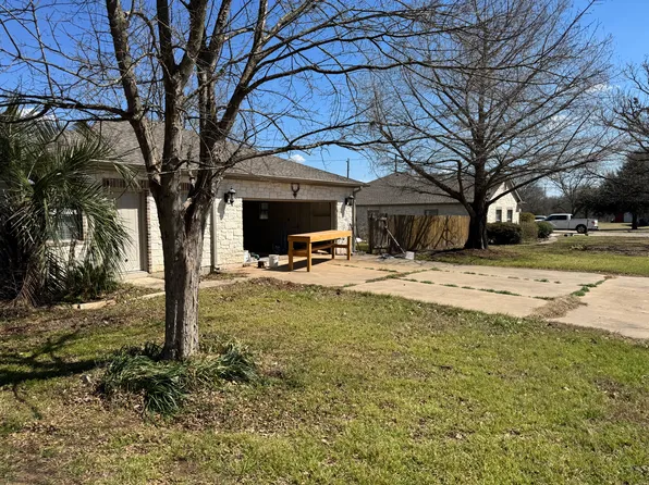 117 Burr Oak Dr, Elgin, TX