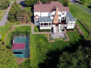 1050 Riva Ridge Dr, Great Falls, VA 22066