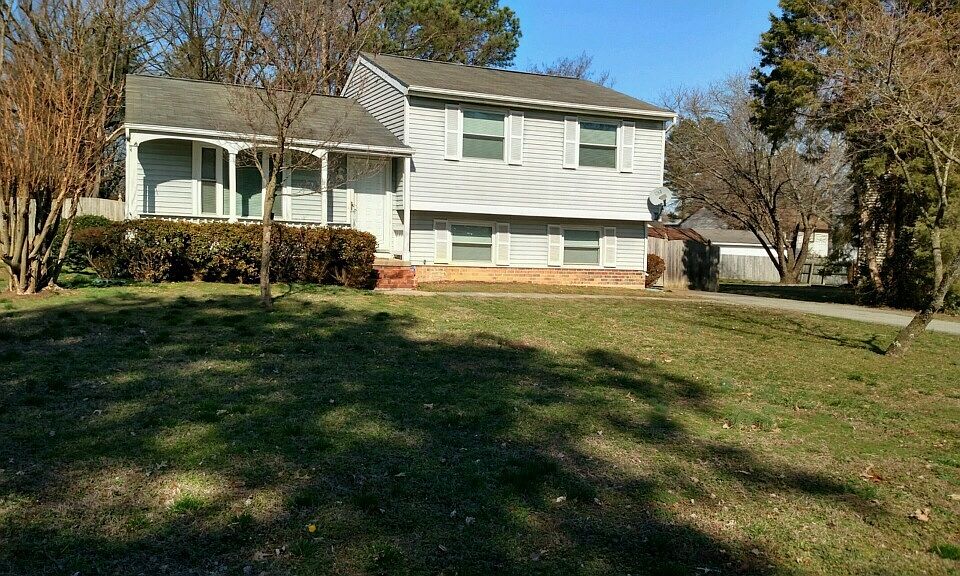 2nd image of 1304 Middleberry Dr