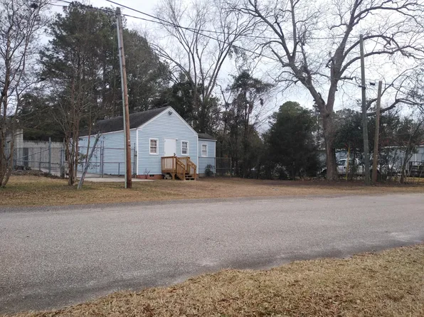 122 Burns St, Society Hill, SC 29593