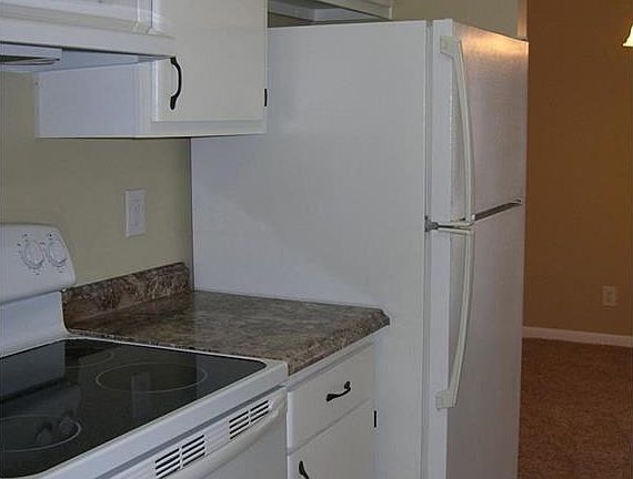 2nd image of 4 Eagle Feather Cir