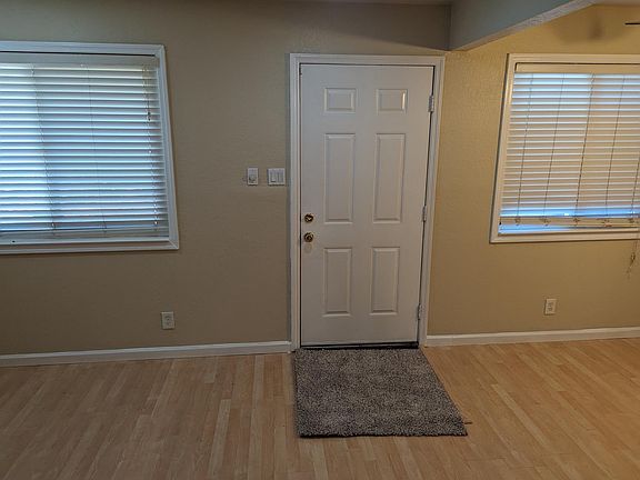4th image of 1947 Woodglen Ln APT 2