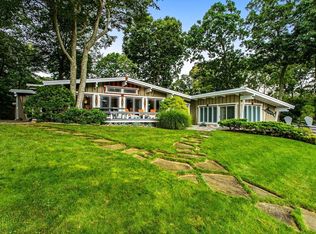 1425 Gull Pond Ln, Greenport, NY 11944