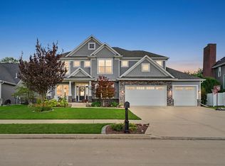 413 Lake Falls Blvd, Savoy, IL 61874
