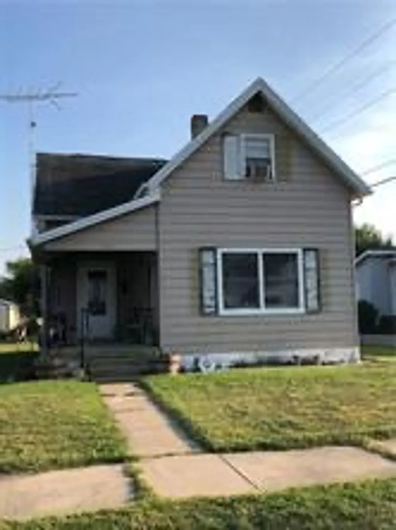 615 W 9th St photo 1