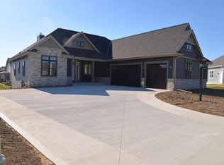 W208N16285 Renee Way, Jackson, WI 53037