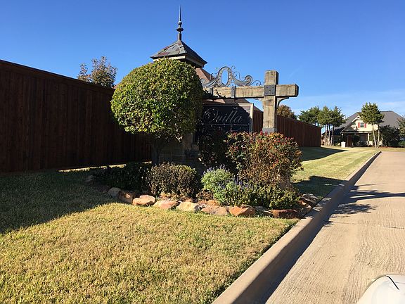 3rd image of 213 Williamsburg Ln