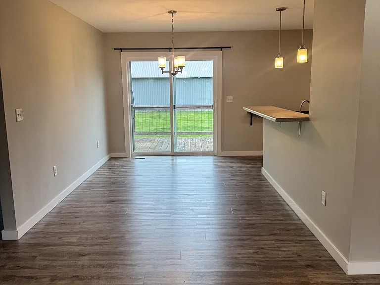 198 Morgan Rd — Photo 4