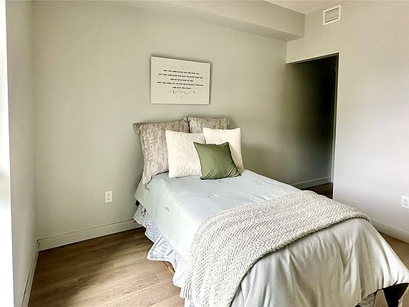 4th image of 120 Jensen Ave W #103E