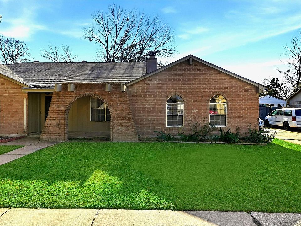 1st image of 3735 Meadow Place Dr