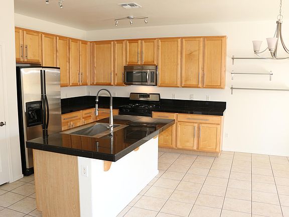 4th image of 10664 E Oakbrook St