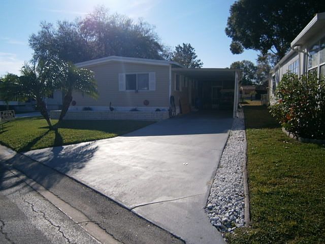 1st image of 712 Fountainview Lake Dr