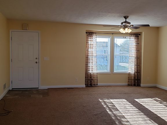 5th image of 13634 Snapdragon Ln NE