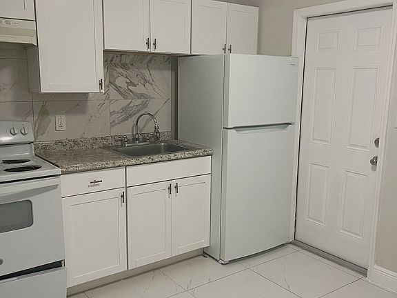 2nd image of 1936 Coronado Rd