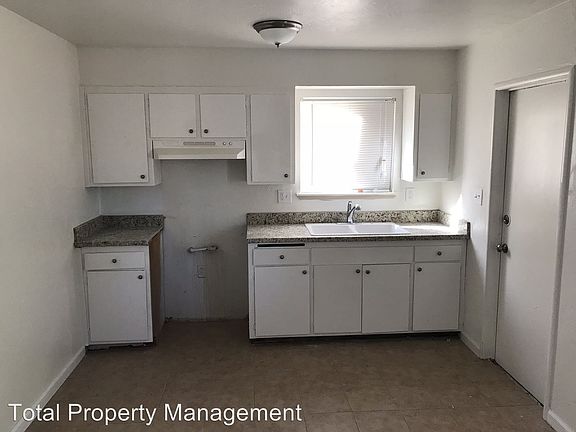 3rd image of 4121 W Sunnyside Ave