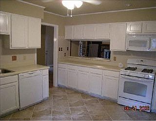 2nd image of 225 E Saint Mary Dr
