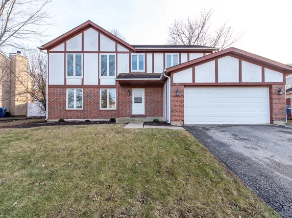 17375 W Woodland Dr, Grayslake, IL 60030