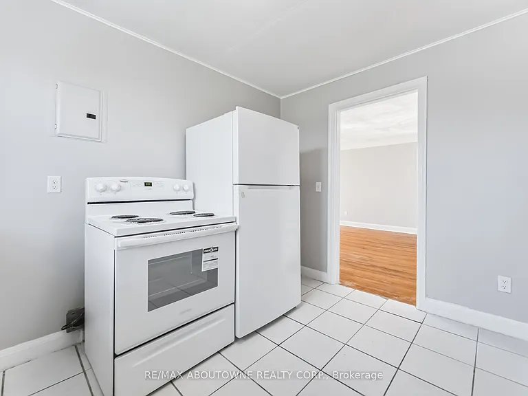 1047 Churchill Ave E #5 — Photo 17