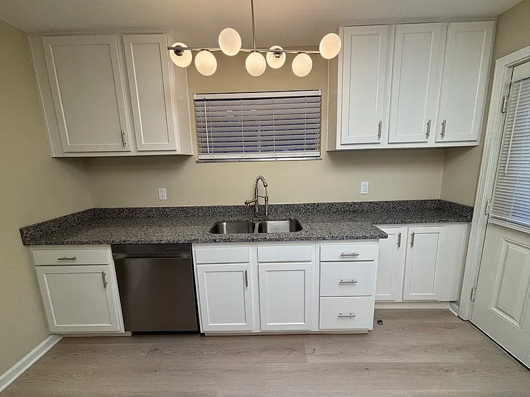 1112 S Washington Ave — Photo 7