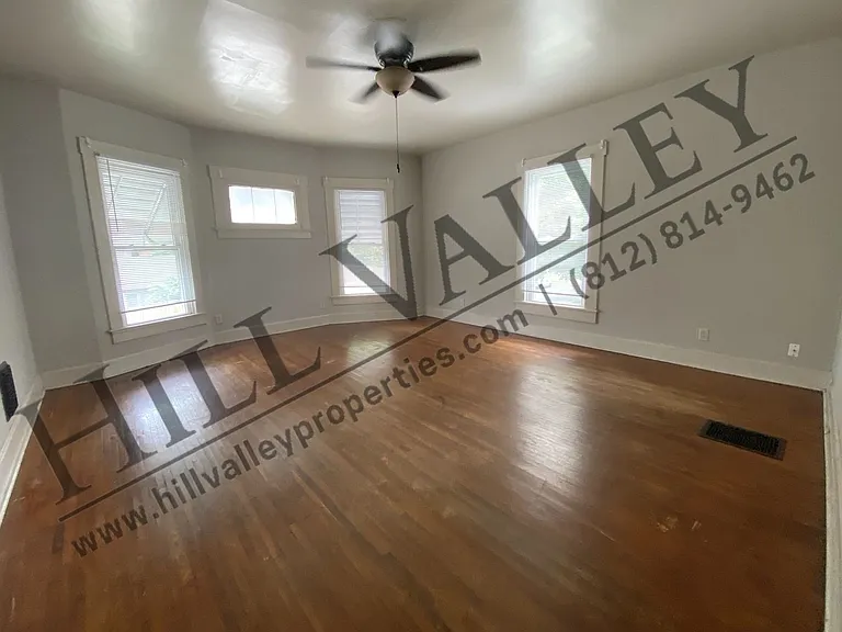 1028 S Center St — Photo 10