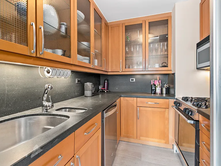 295 Greenwich St #9MN — Photo 5