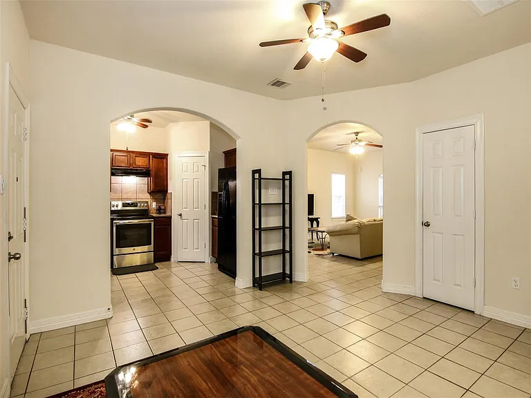 2915 Paige St — Photo 11