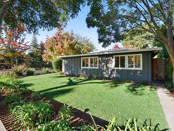 4th image of 310 Santa Margarita Ave