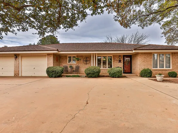 1710 E Hester St, Brownfield, TX 79316