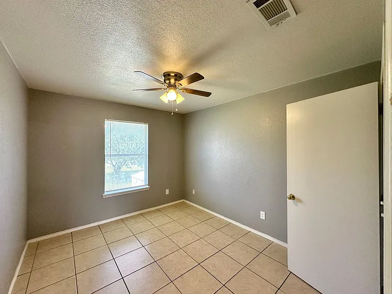 1704 Spring Rose Cir — Photo 55