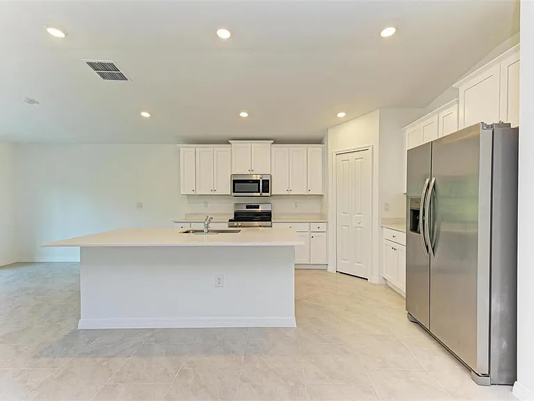 23444 Steeple Ave — Photo 11