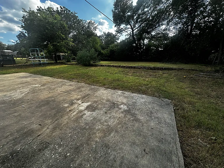 929 Brown Trl — Photo 17