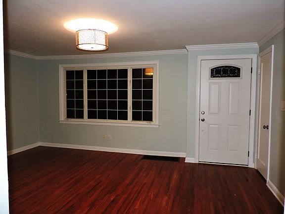 2nd image of 264 Orchard Dr