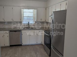 806 NW 15th St, Blue Springs, MO 64015