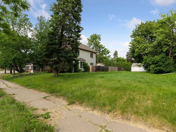 2818 Humboldt Ave N, Minneapolis, MN 55411