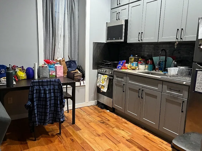 285 E 32nd St #3R — Photo 1