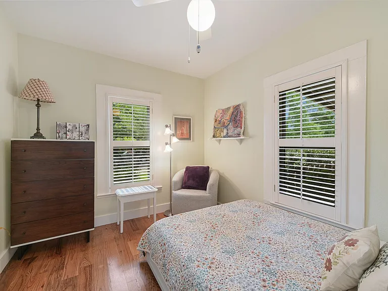 4408 Avenue C — Photo 10