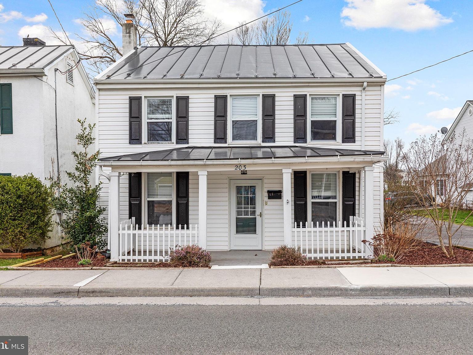 203 W Main St, Berryville, VA 22611 Zillow