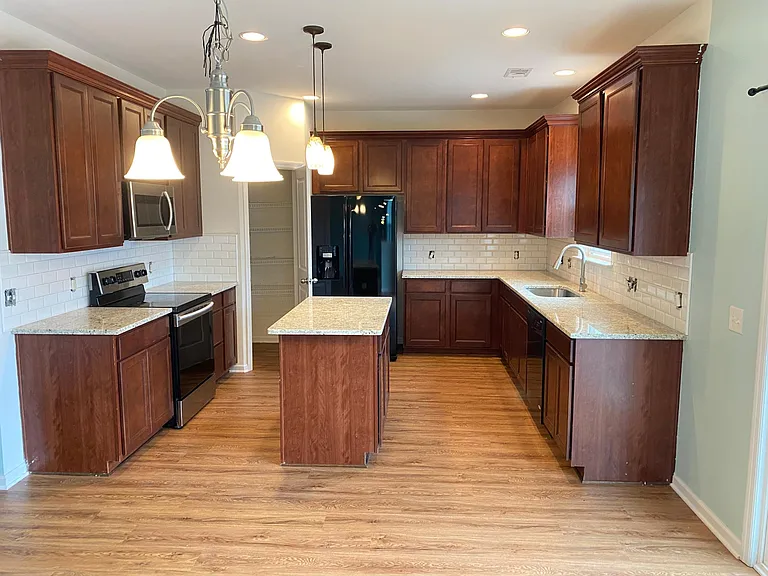 406 Gianna Ln — Photo 10
