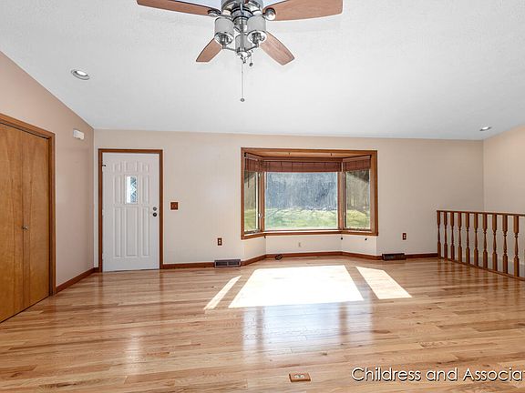 5th image of 5500 Myers Lake Ave NE