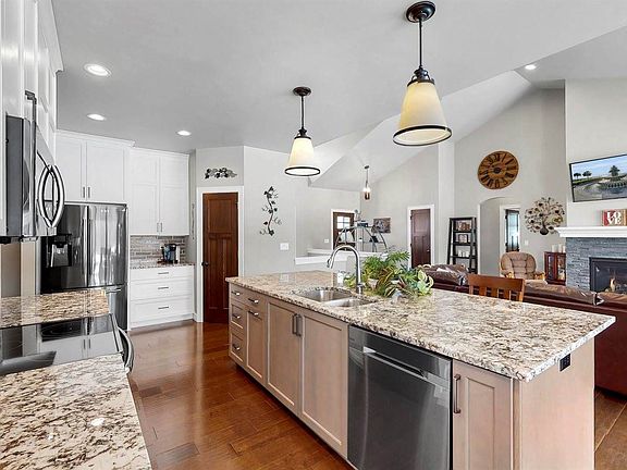 3rd image of 4268 Downton Cir