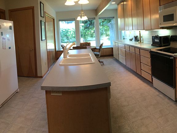 kitchen facing south