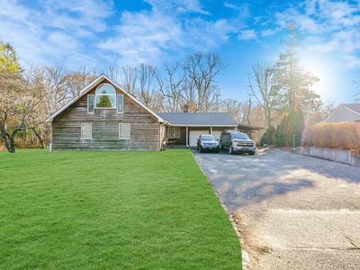 31 Essex Drive, Hauppauge, NY, 11788