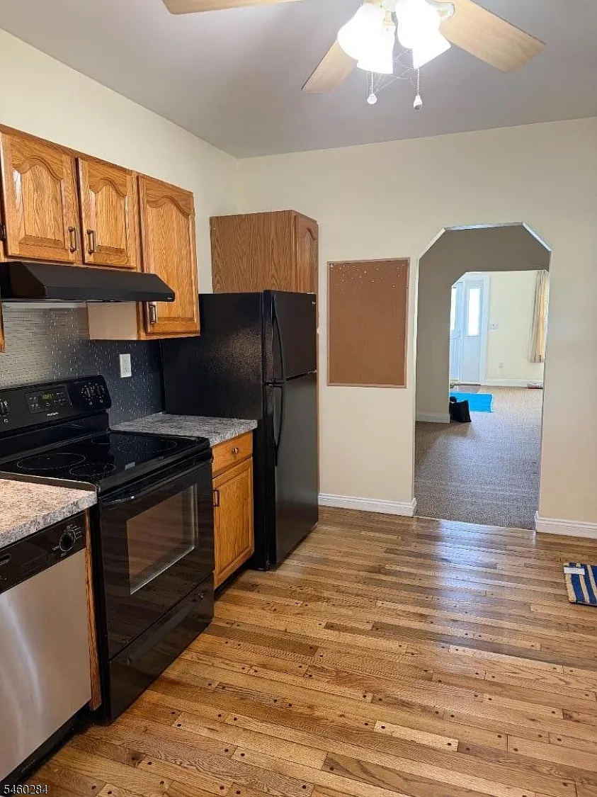 2 bed, 1.5 bath, $2,200 — Photo 4