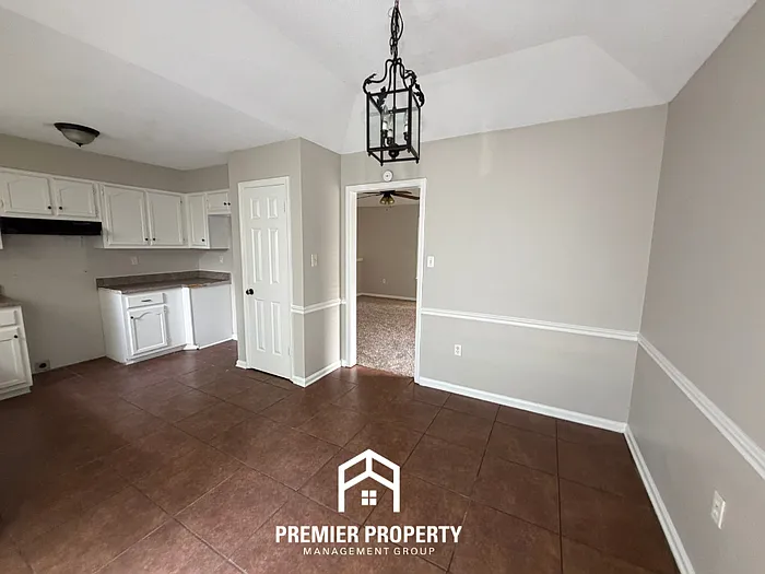 7205 Ransdorp Dr — Photo 4