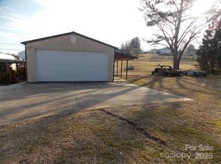 1307 Boxwood Pl NW, Lenoir, NC 28645