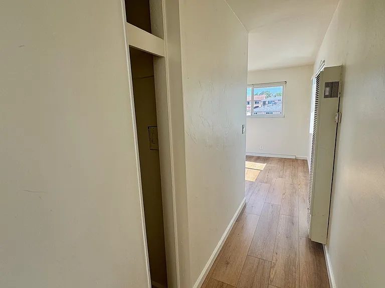 857 1/4 Missouri St — Photo 16
